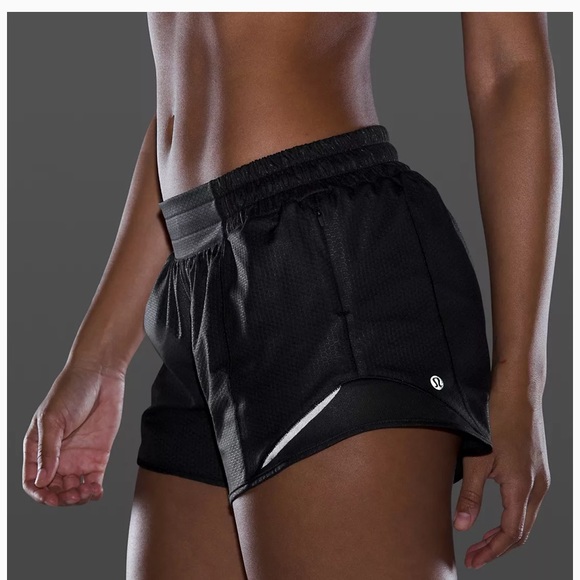 Lululemon Hotty Hot Short 4” - Picture 2 of 6